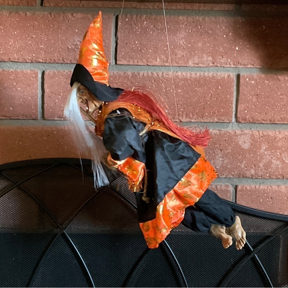 Halloween Flying Witch with Broomstick Cackling Sounds Red Light Up Eyes Hang #A